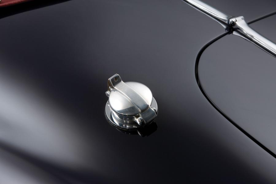 Детали экстерьера Delahaye 135 Cabriolet par Graber 1946 года  (фото 12 из 18)